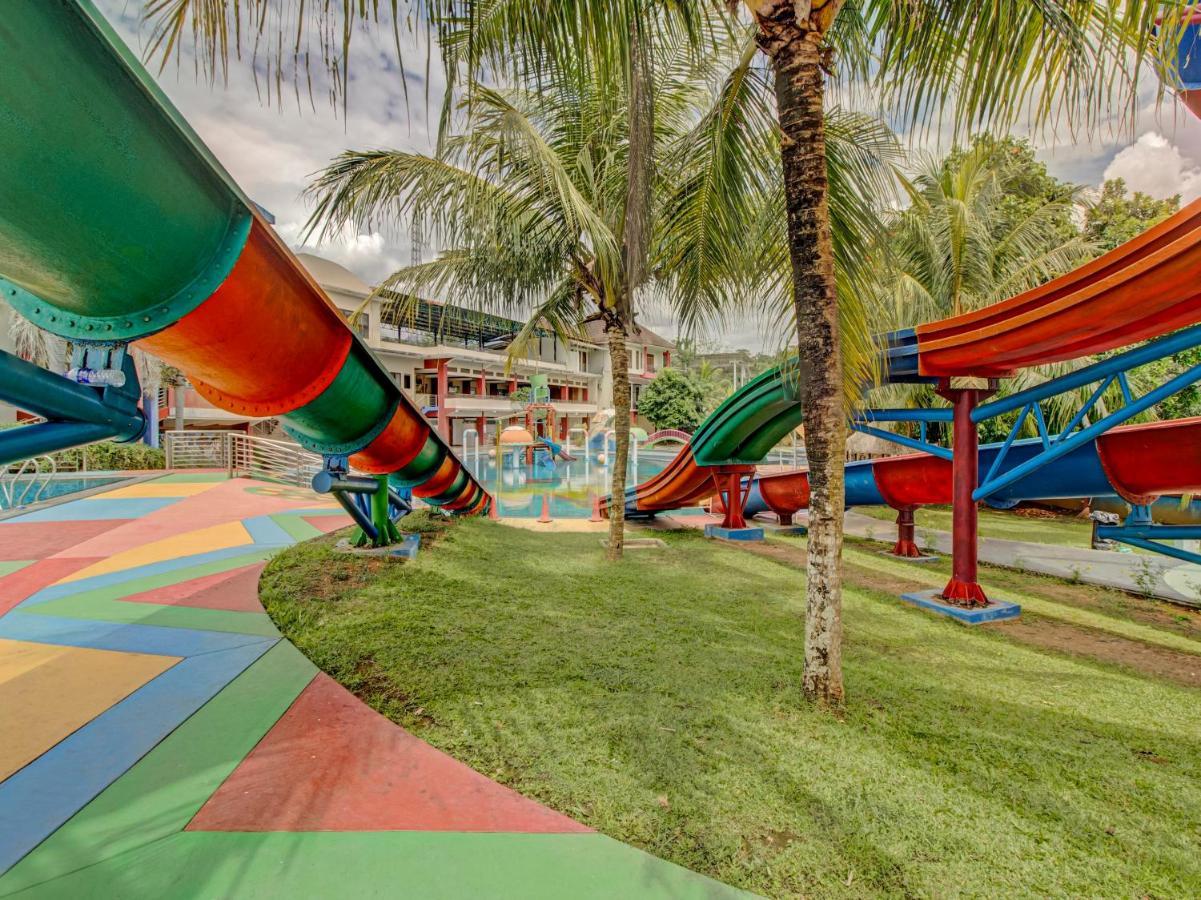 Oyo 89997 Hotel Bumi Kedaton Waterpark Bandar Lampung Esterno foto